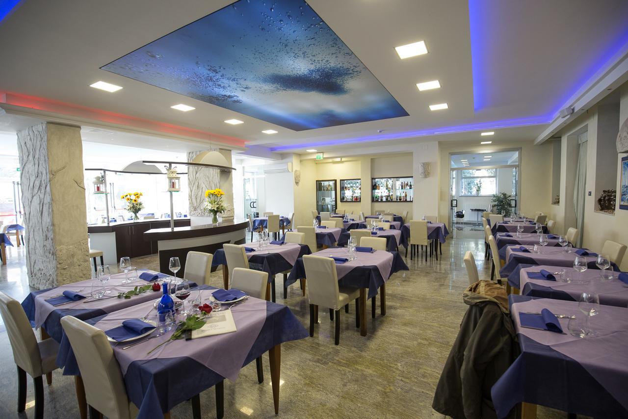 Hotel Roma Marina di Massa Exteriör bild